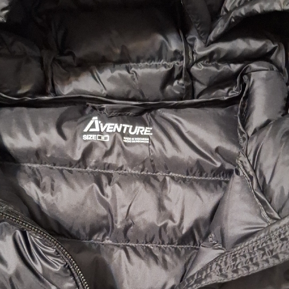AVENTURE Black Hooded Puffer Jacket - Picture 3 of 5